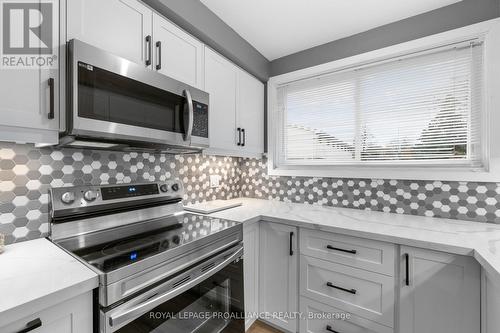 #F3 -400 Westwood Dr, Cobourg, ON - Indoor Photo Showing Kitchen With Upgraded Kitchen