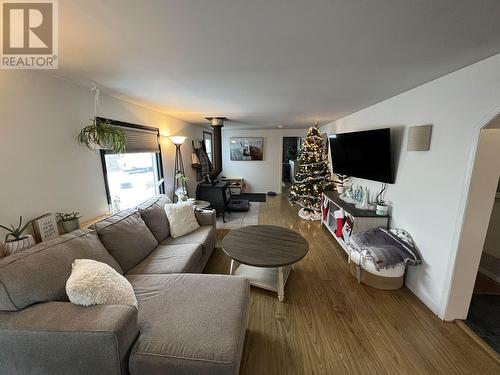 5307 43 Street, Fort Nelson, BC - Indoor Photo Showing Living Room