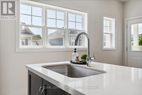 8 Shores Lane, Fort Erie, ON - Indoor Photo Showing Kitchen