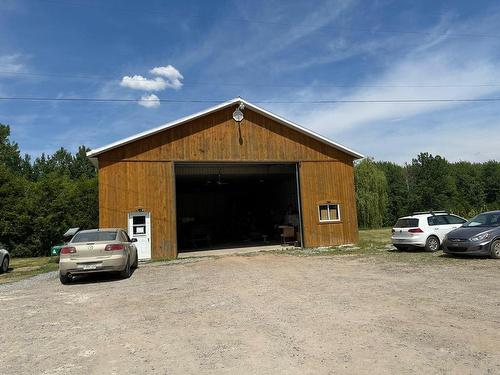 Garage - 121 Rg De Versailles, Mont-Saint-Grégoire, QC 