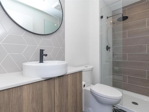 411-1301 Hillside Ave, Victoria, BC - Indoor Photo Showing Bathroom
