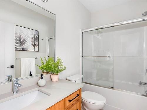 1414 Sandstone Lane, Langford, BC - Indoor Photo Showing Bathroom