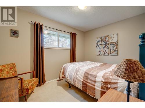 12241 Saunders Crescent, Summerland, BC - Indoor Photo Showing Bedroom
