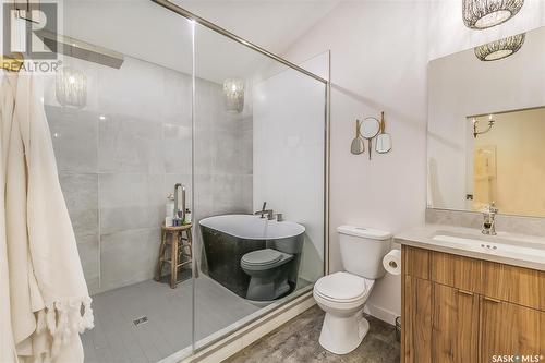 9 70 8Th Avenue, Lumsden, SK - Indoor Photo Showing Bathroom