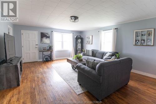 753 Cuthbert Road, Dawn-Euphemia, ON - Indoor Photo Showing Living Room