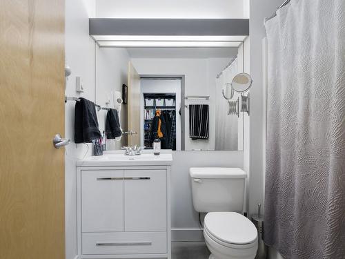 209-5340 Big White Road, Big White, BC - Indoor Photo Showing Bathroom