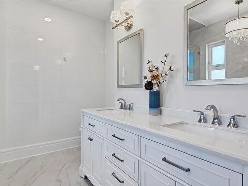 2653 Dolly Varden Rd, Campbell River, BC - Indoor Photo Showing Bathroom