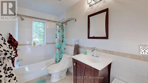 15 James Avenue, Wasaga Beach, ON - Indoor Photo Showing Bathroom