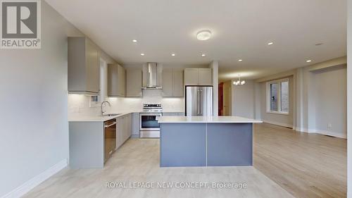 88 Bearberry Rd, Springwater, ON - Indoor Photo Showing Kitchen With Upgraded Kitchen