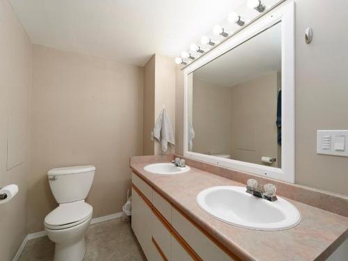 250 Jasper Drive, Logan Lake, BC - Indoor Photo Showing Bathroom