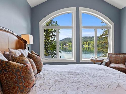 7922 Dean Road, Out Of District, BC - Indoor Photo Showing Bedroom