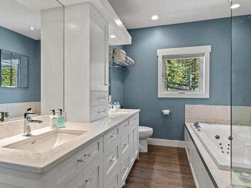 7922 Dean Road, Out Of District, BC - Indoor Photo Showing Bathroom
