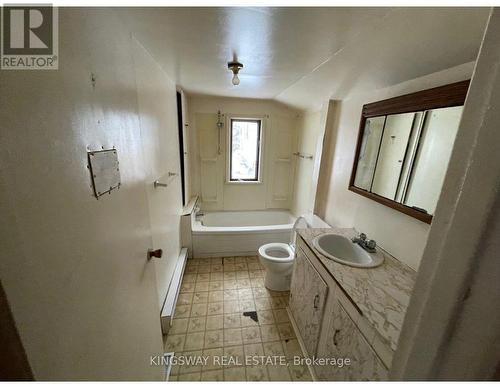 201 Third Avenue, Hornepayne, ON - Indoor Photo Showing Bathroom