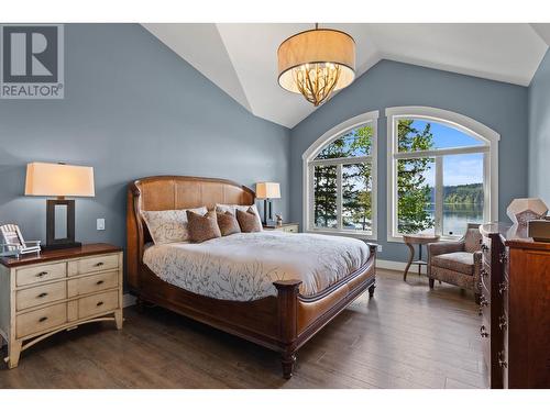 7922 Dean Road, Bridge Lake, BC - Indoor Photo Showing Bedroom