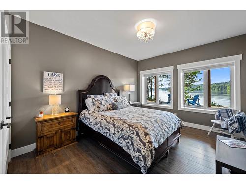 7922 Dean Road, Bridge Lake, BC - Indoor Photo Showing Bedroom