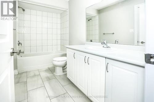 84 Alcorn Dr, Kawartha Lakes, ON - Indoor Photo Showing Bathroom