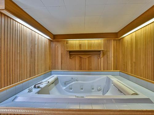 Bathroom - 1381 Rue Dumouchel, Sainte-Adèle, QC - Indoor Photo Showing Other Room