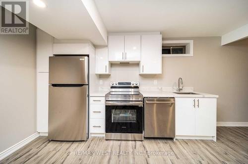 Lower - 111 Ironside Drive, Vaughan, ON - Indoor Photo Showing Kitchen With Stainless Steel Kitchen