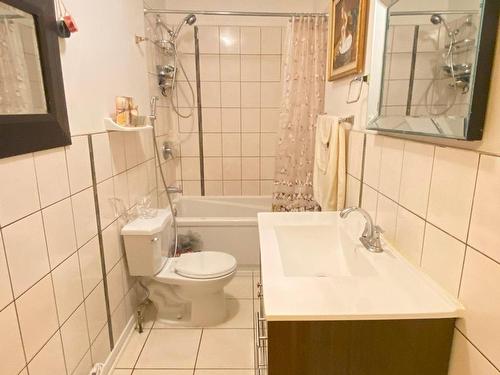 Bathroom - 6665 Rue Mazarin, Montréal (Le Sud-Ouest), QC - Indoor Photo Showing Bathroom