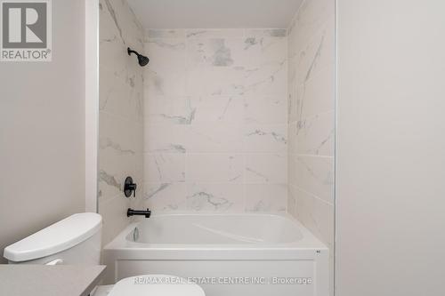 302 - 120 Springvalley Crescent, Hamilton, ON - Indoor Photo Showing Bathroom