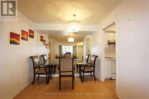 #216 -75 Weldrick Rd E, Richmond Hill, ON - Indoor Photo Showing Dining Room