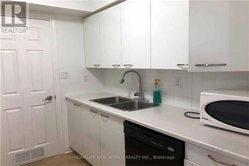 #216 -75 Weldrick Rd E, Richmond Hill, ON - Indoor Photo Showing Kitchen With Double Sink