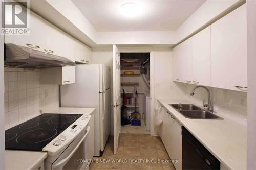 #216 -75 Weldrick Rd E, Richmond Hill, ON - Indoor Photo Showing Kitchen With Double Sink