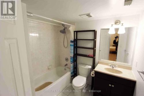 216 - 75 Weldrick Road E, Richmond Hill, ON - Indoor Photo Showing Bathroom