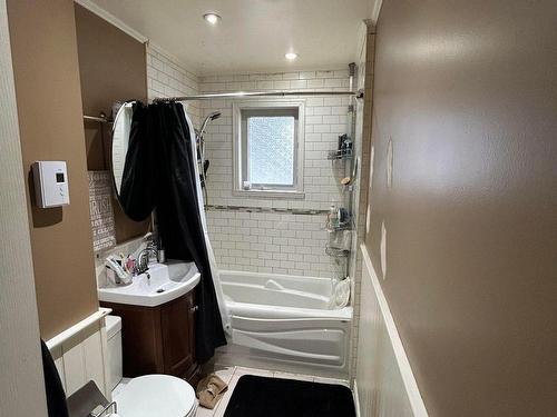 Salle de bains - 27  - 29 Rue Blanchard, Sainte-Thérèse, QC - Indoor Photo Showing Bathroom