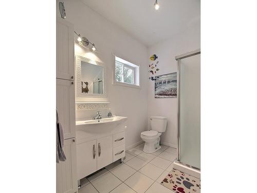 Bathroom - 65 Ch. Du Soleil-Du-Midi, Stanstead - Canton, QC - Indoor Photo Showing Bathroom