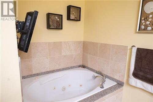 Main Bathroom showing jet tubs - 710 Cotton Mill Street Unit#206, Cornwall, ON - Indoor Photo Showing Bathroom
