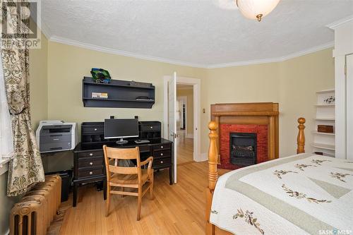 870 University Drive, Saskatoon, SK - Indoor Photo Showing Bedroom With Fireplace