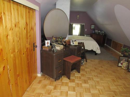 1415 Lookout Road, Castlegar, BC - Indoor Photo Showing Other Room