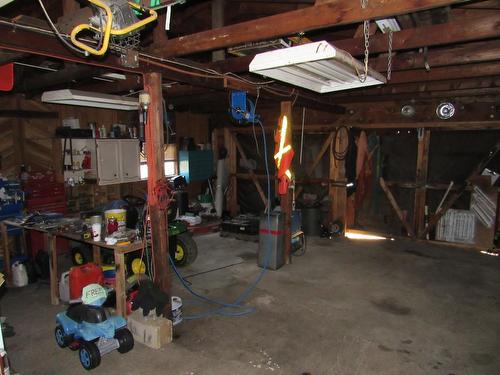 1415 Lookout Road, Castlegar, BC - Indoor Photo Showing Garage