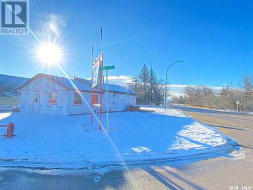 2 Pacific Avenue, Maple Creek, SK 