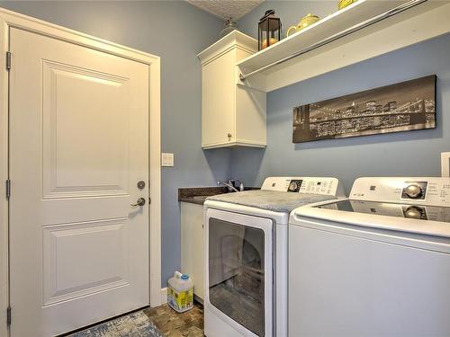 446 Mountain View Dr, Lake Cowichan, BC - Indoor Photo Showing Laundry Room