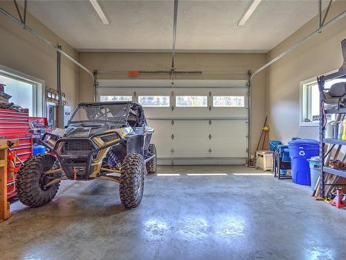 446 Mountain View Dr, Lake Cowichan, BC - Indoor Photo Showing Garage