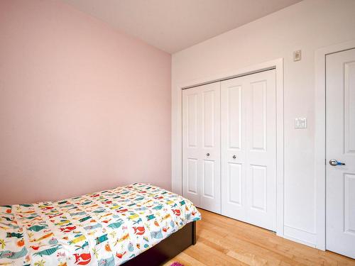 Bedroom - 203-2305 Place Des Tilleuls, Saint-Bruno-De-Montarville, QC - Indoor Photo Showing Bedroom