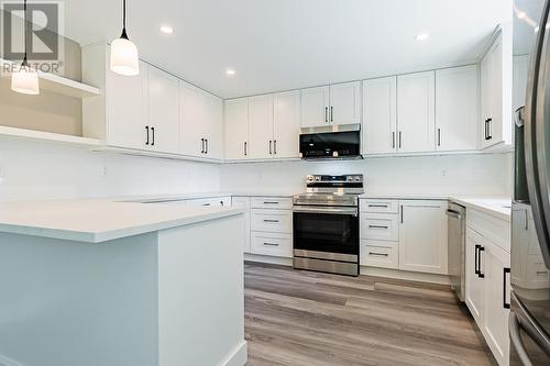 7430 Crowfoot Drive, Anglemont, BC - Indoor Photo Showing Kitchen