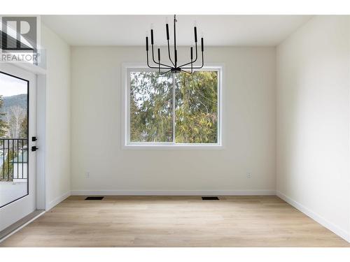 2741 Cedar Ridge Street, Lumby, BC - Indoor Photo Showing Other Room
