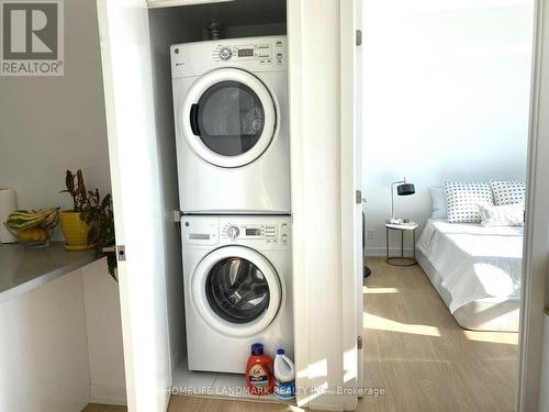 3710 - 2200 Lake Shore Boulevard W, Toronto, ON - Indoor Photo Showing Laundry Room