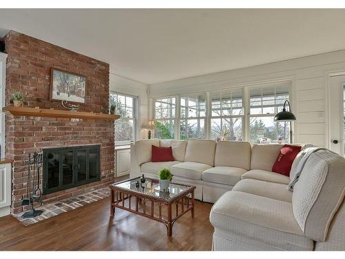 Family room - 7 Rue Lanahan, Magog, QC - Indoor Photo Showing Living Room With Fireplace