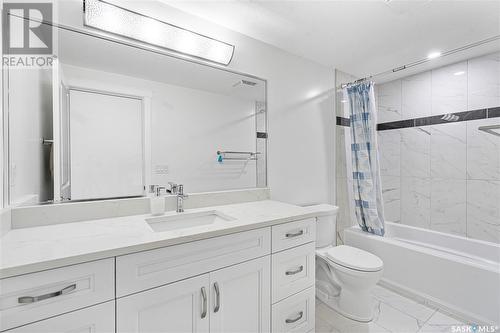 313 Mount Allison Court, Saskatoon, SK - Indoor Photo Showing Bathroom