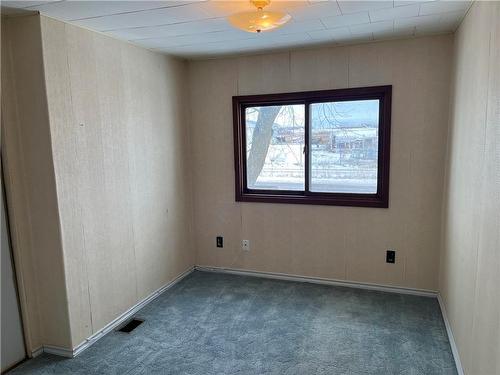 36 Willow Avenue, Hamiota, MB - Indoor Photo Showing Other Room
