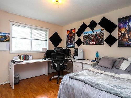 7522 Island Hwy North, Merville, BC - Indoor Photo Showing Bedroom