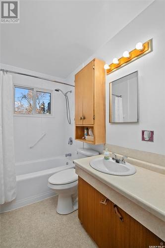 700 6Th Street E, Prince Albert, SK - Indoor Photo Showing Bathroom