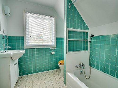 Bathroom - 48 Ch. Gobeille, Saint-Sauveur, QC - Indoor Photo Showing Bathroom