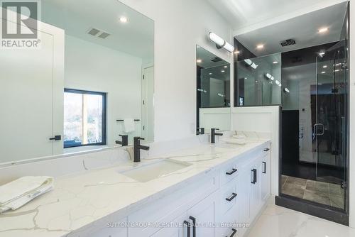 1772 Wingrove Avenue, Innisfil, ON - Indoor Photo Showing Bathroom