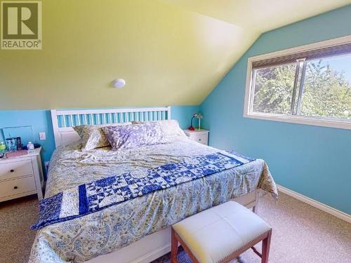 6952 Duncan Street, Powell River, BC - Indoor Photo Showing Bedroom