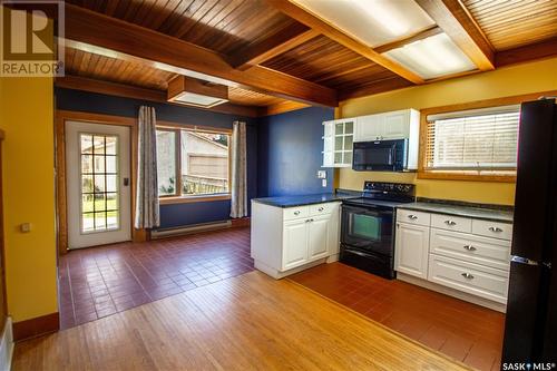 1652 98Th Street, North Battleford, SK - Indoor Photo Showing Kitchen